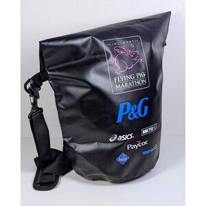 Flying Pig Marathon PIGCASSO Cincinnati Backpack Black Workout Runner Drybag